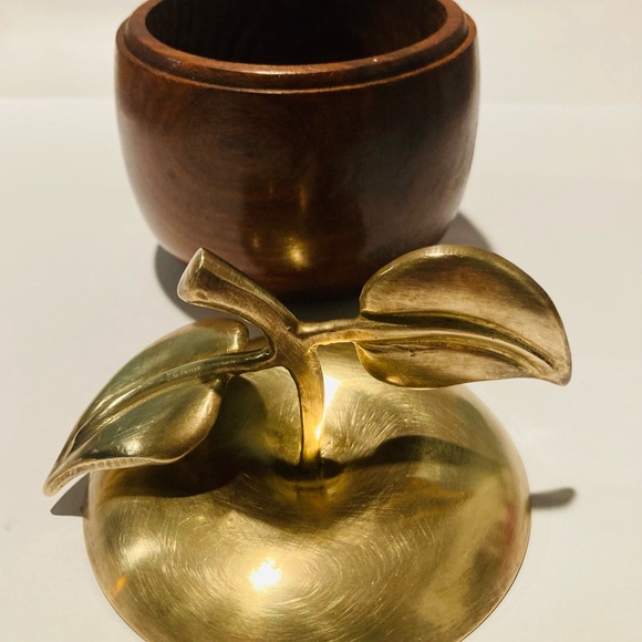 BRONZE & MAHOGANY DECOR - Picture 5 of 7